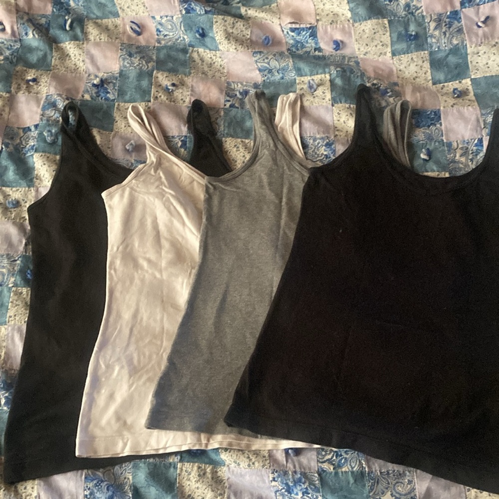 Felina tanks S lot of 4